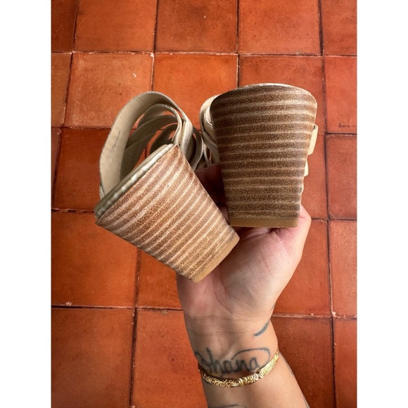 Sz 8.5M Vince Camuto Deljesta Heeled Mule Sandal In Light Taupe Snakeskin NWOB - Picture 4 of 7